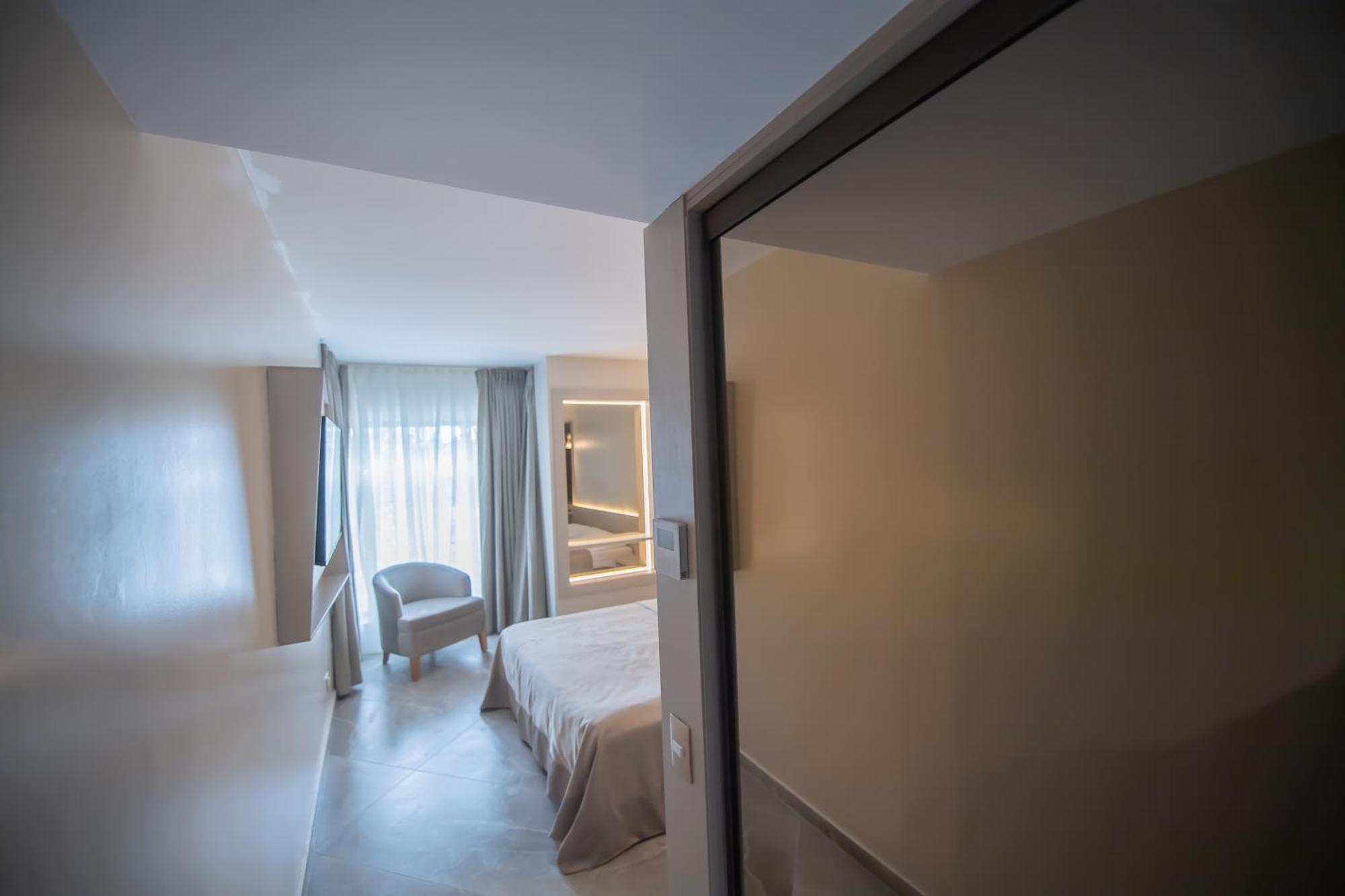 סאטורן Hotel Atena*** מראה חיצוני תמונה