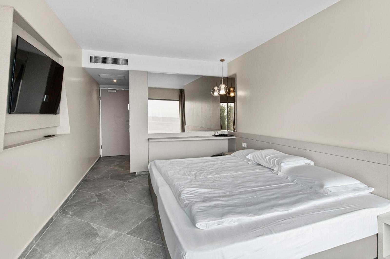 סאטורן Hotel Atena*** מראה חיצוני תמונה